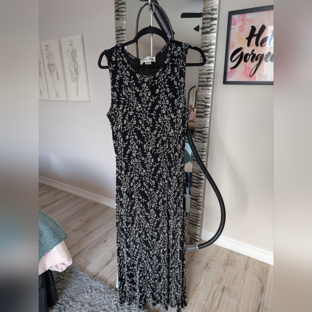 Ronni Nicole Black and Cream Floral Maxi Dress